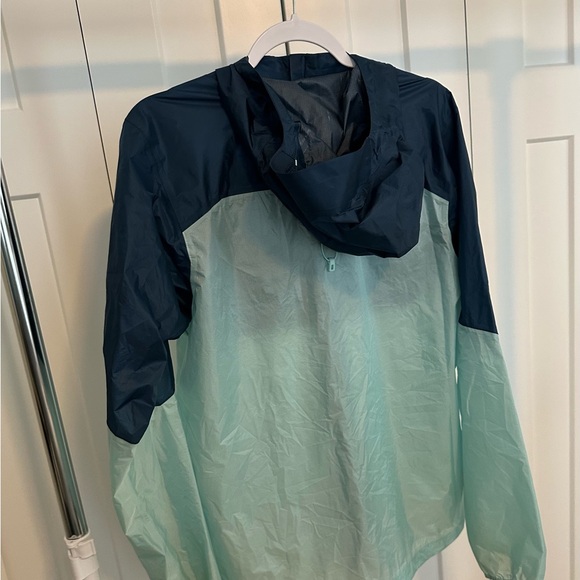 Patagonia Blue and Mint light windbreaker - Picture 2 of 4